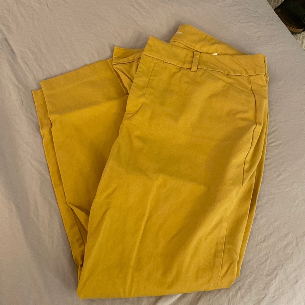 Size 16 pixie pants high rise from old navy, worn once